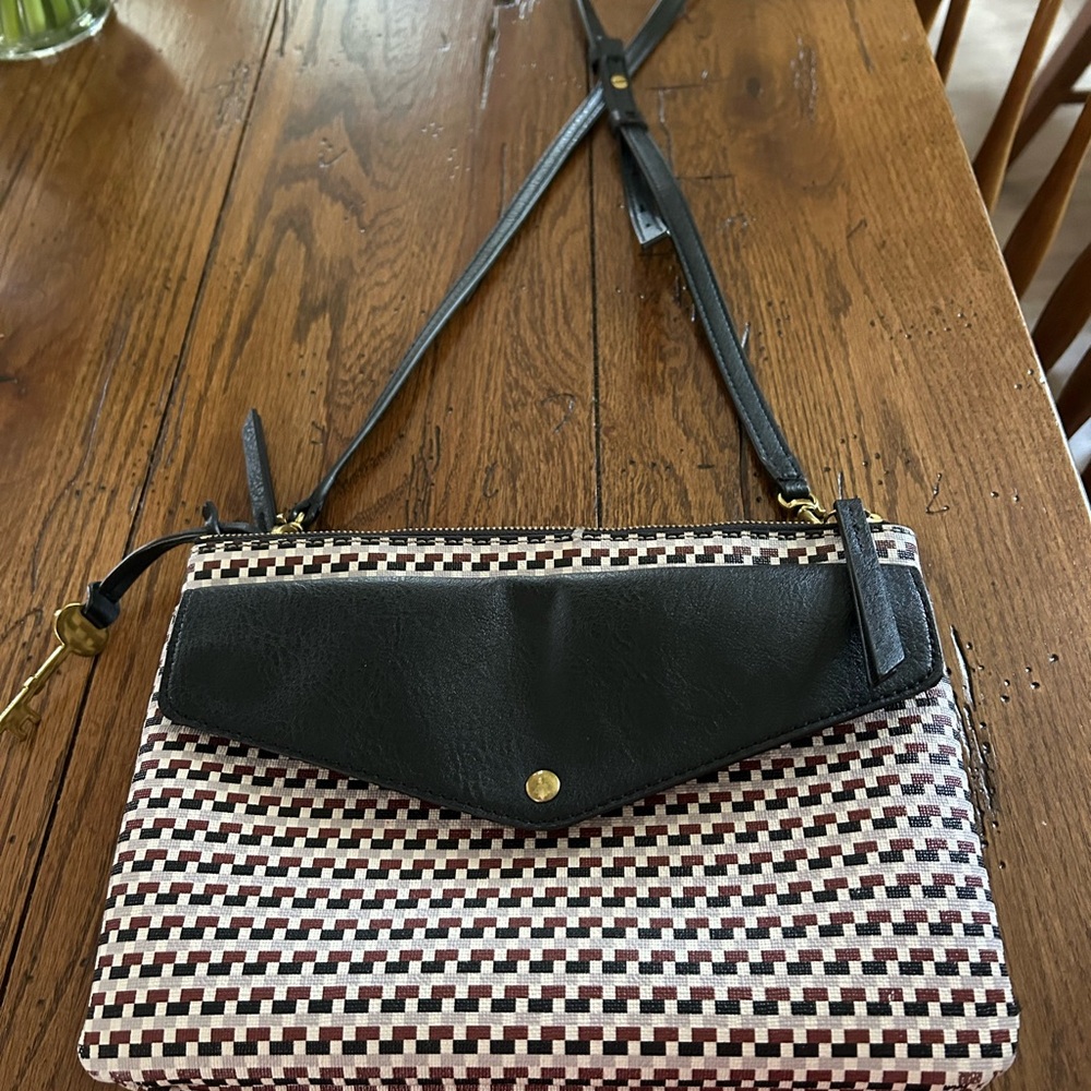 Fossil Black and Brown Shoulder Bag with Sleek Design
